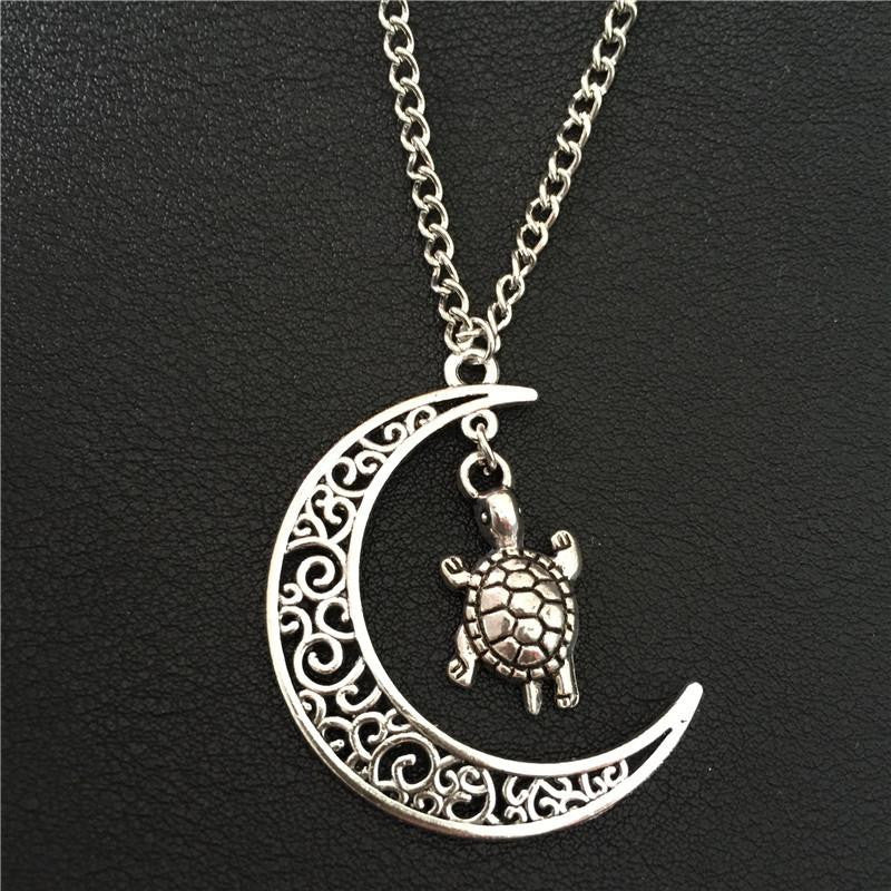Vintage Silver Hollow Moon Tortoise Necklace - WikiWii