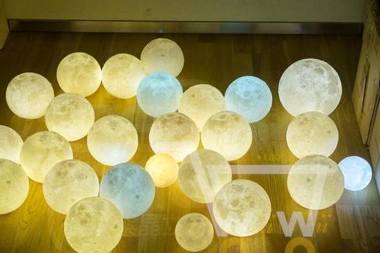 Rechargeable 3D Print Moon Lamp - WikiWii