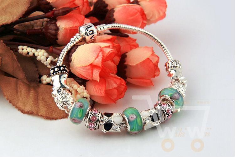 Glass Beads Charm Bracelet - WikiWii