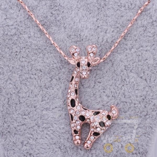 Crystal Giraffe Shaped Necklace - WikiWii