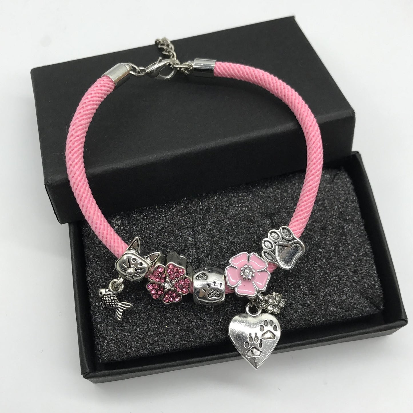 Floral charm bracelet - WikiWii