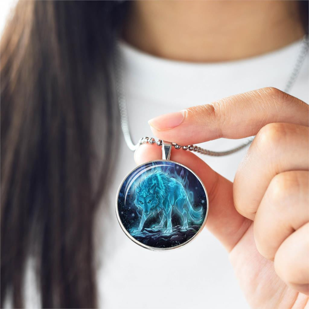 Glow In The Dark Wolf Necklace - WikiWii