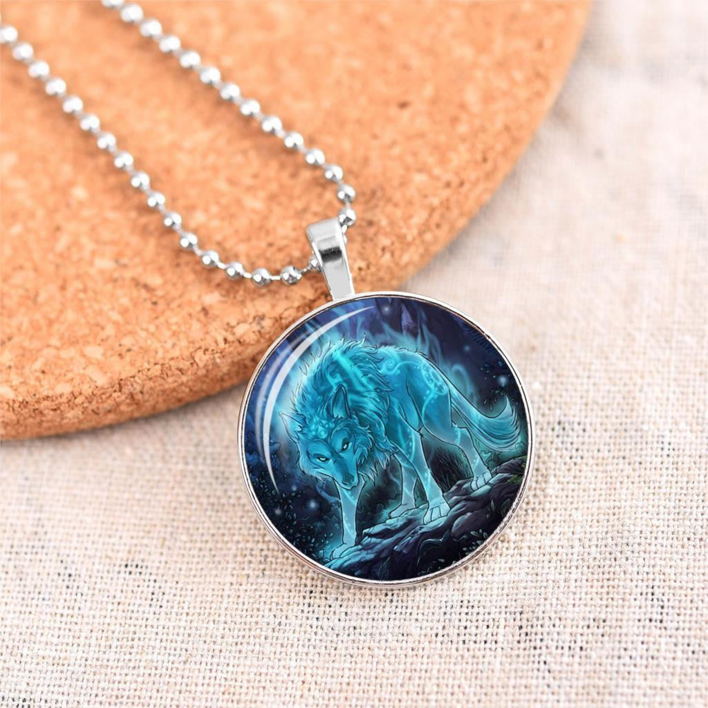 Glow In The Dark Wolf Necklace - WikiWii