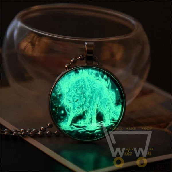 Glow In The Dark Wolf Necklace - WikiWii