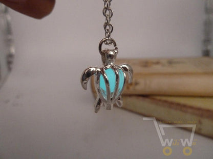 Glow Sea Turtle Necklace - WikiWii