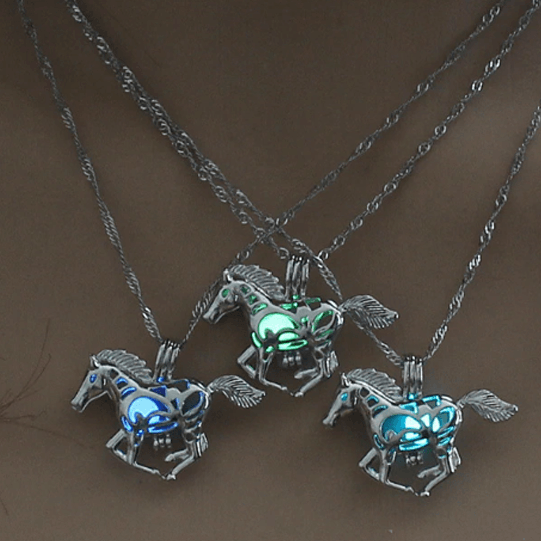 Glow in the dark Horse Necklace - WikiWii