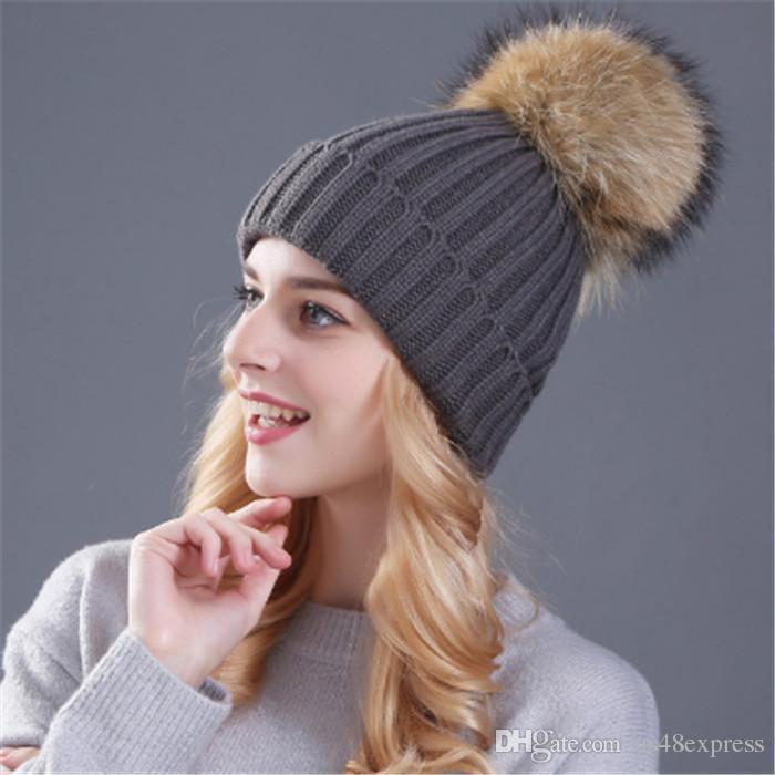 Fox Fur Hat - WikiWii