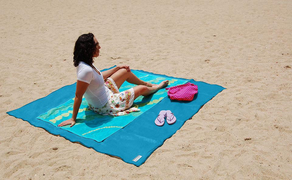 Sand Free Beach Mat - WikiWii