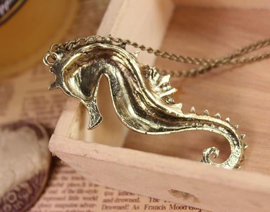 sea horse necklaces - WikiWii