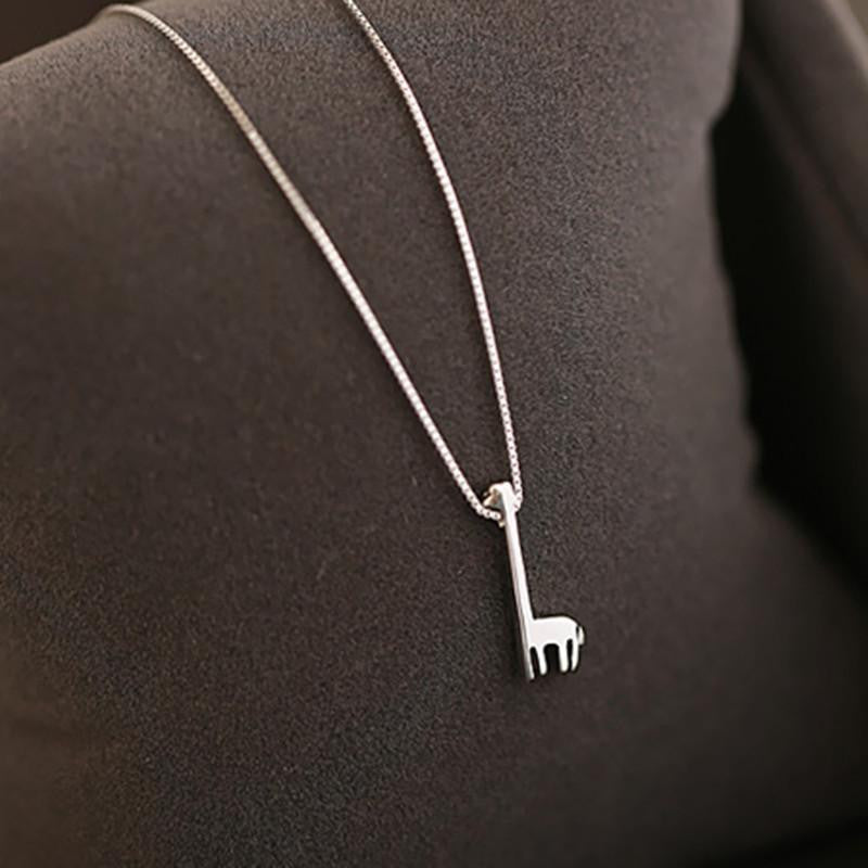 Silver Plated Giraffe Necklace - WikiWii