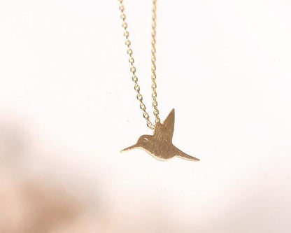 Tiny Flying Hummingbird Necklace - WikiWii