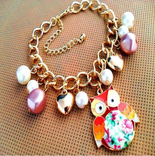 White Pearl And Printed Owl Pendant Bracelets - WikiWii